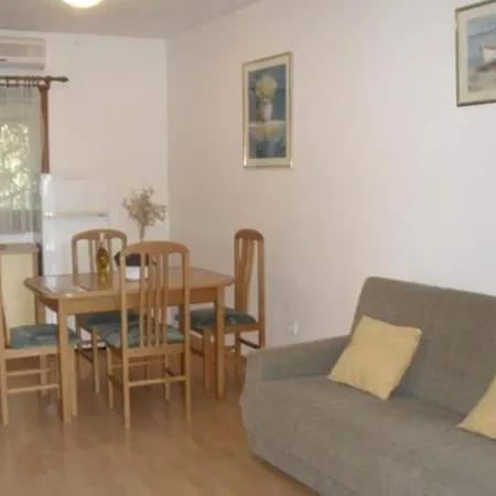 White House - One Bedroom With Balcony 4 Supetar