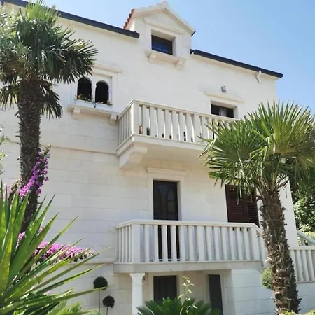 White House - One Bedroom With Balcony 4 Supetar